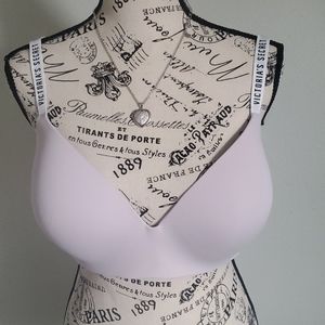 Victoria Secret 40D bar